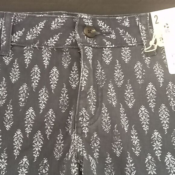 Ana new approach mid- rise twill shorts 5in inseam size 2 - Picture 2 of 7